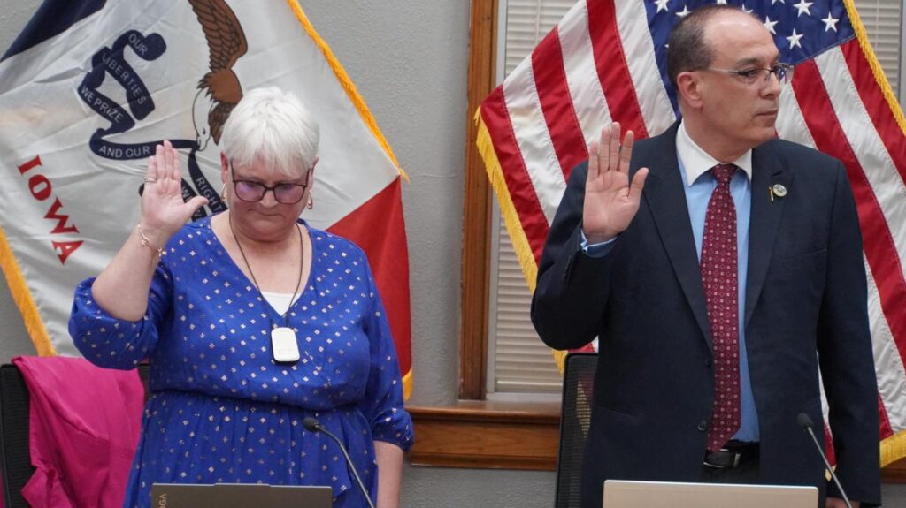 Muscatine Board of Education Members Karen Cooney and John Dabeet were sworn in on Monday, November 20, 2023. 
